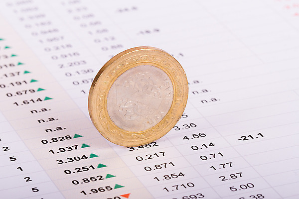 포토 JPG 해외이미지 스튜디오촬영 컨셉 돈 비즈니스 통계 성공 미래 설계 저울 사람없음 금융 경제 동전 거래 성장 절약 재산 닫기 결과 구매 위험 분석 묘사 보고서 투자 이익 영수증 소매 진행 대출 계좌 수입 업그레이드 예산 해외202004 해외포토 모션 실내 쇼핑 파일형식 이미지허브