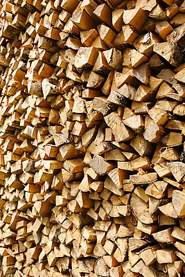 포토 JPG 해외이미지 나무 벽 백그라운드 부분 추상 건조 사람없음 목재 가로 쌓기 마을 시골 장작 자르기 오브젝트 질감 날것 러시아 통나무 화석 나무껍질 연료 자작나무 잡동사니 흙더미 다리찢기 내추럴 수목 개조 해외202004 해외포토 식물 유럽 무늬 재료 모션 흙 껍질 파일형식 더미 이미지허브