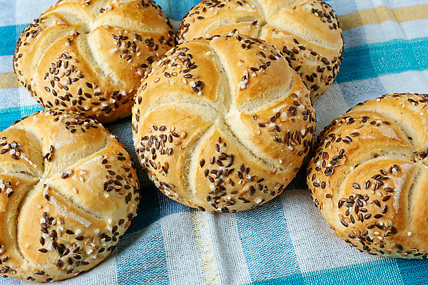 포토 JPG 해외이미지 전통 음식 빵 백그라운드 다이어트 탁자 건강 사람없음 갈색 식사 어둠 침묵 빵집 껍질 시골 신선 맛 아침식사 상품 밀 굽기 유기농 보리 밀가루 소금 덩어리 내추럴 작살 페스츄리 핸드메이드 호밀 귀리 해외202004 해외포토 웰빙 컬러 가구 컨셉 곡류 상점 소리 가루 구이 파일형식 이미지허브