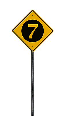 포토 JPG 해외이미지 여행 컨셉 지도 비즈니스 텍스트 안전 사람없음 노란색 메시지 위험 방향 심볼 사인 출장 도로표지판 봉 7 경고문 고립 제어 조언 카피스페이스 해외202004 해외포토 도로 컬러 경고 숫자 공백 표지판 파일형식 이미지허브