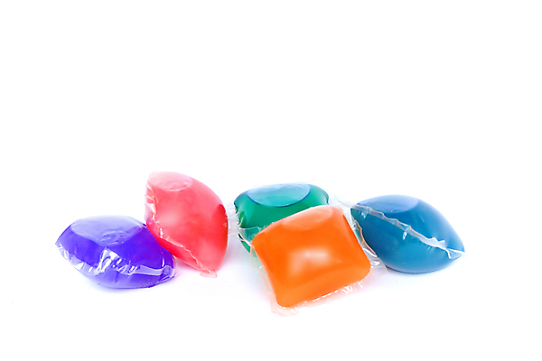 포토 JPG 해외이미지 옷 백그라운드 가사 가방 사람없음 기계 장비 흰색 기구 액체 씻기 빨래 상품 컨테이너 플라스틱 가루 세제 측정 순환 비누 닦기 세탁기 청소부 고립 위생관리 접기 정리함 해외202004 해외포토 직업 잡화 산업 컬러 모션 재질 관리 위생용품 청결 가전제품 파일형식 이미지허브