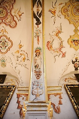 포토 JPG 해외이미지 유럽 종교 조각 여행 건축양식 실내 미술 사람없음 장식 조각상 숫자 페인트 궁전 흰색 기둥 사찰 역사 스페인 클래식 그림 아치 복고 수도원 천연기념물 해외202004 해외포토 문자 건축 나라 컬러 컨셉 고건축 종교건축 문화예술 내부 조형물 파일형식 이미지허브