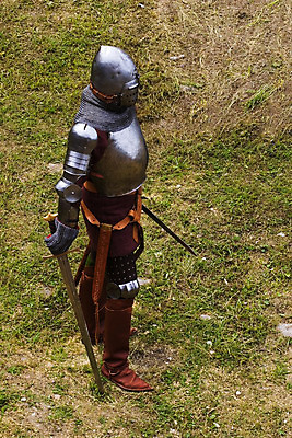 포토 JPG 해외이미지 전통 남자 무기 신체 경비 사람 정장 사람없음 빛 금속 축제 힘 코트 골동품 용기 중세 역사 칼 보호 헬멧 가죽 왕 철 군용 전쟁 보안 과거 방패 무거움 전사 명예 갑옷 옛날 철강 해외202004 해외포토 그릇 옷 컨셉 재질 군대 안전 외투 무게 보호장비 파일형식 이미지허브