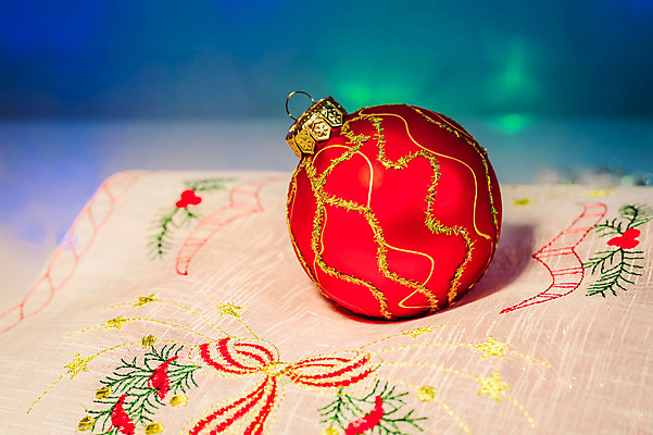 포토 JPG 해외이미지 백그라운드 크리스마스 겨울 공 휴가 전등 새해 앉기 사람없음 가로 빨간색 파란색 빛 수건 장난감 화환 흰색 축하 냅킨 보케 자수 거짓말 해외202004 해외포토 계절 기념일 꽃 컬러 컨셉 모션 조명 위생용품 파일형식 이미지허브