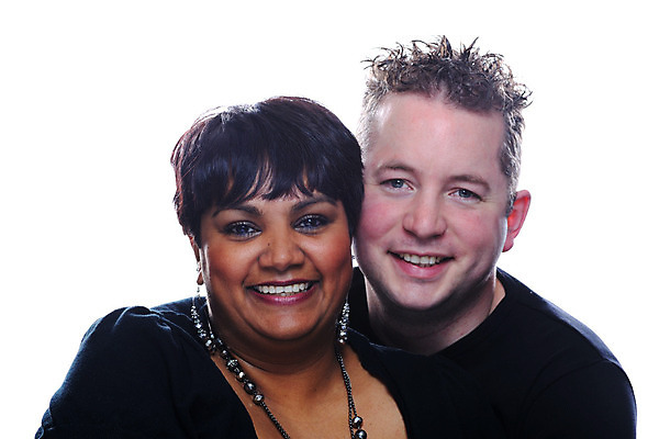 포토 JPG 해외이미지 커플 여자 남자 행복 얼굴 결혼 백그라운드 2 관계 포옹 남편 함께함 사랑 사람 동양인 성인 두명 기쁨 흰색 잡기 아내 쌍 닫기 인도인 다문화 다인종 고립 해외202004 해외포토 외국인 감정 컬러 컨셉 안기 모션 인종 이벤트 신체부위 사회이슈 파일형식 이미지허브