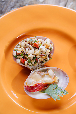 포토 JPG 해외이미지 접시 음식 밥 조개 어류 사람없음 식당 껍질 맛 해산물 소금 리조또 해외202004 해외포토 식기 컨셉 어패류 상점 수중동물 파일형식 이미지허브