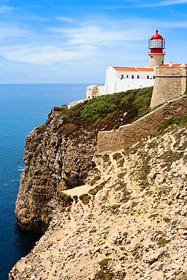 포토 JPG 해외이미지 구름 유럽 물결 모래 파도 바다 여행 자연 하늘 휴가 휴식 따뜻함 풍경 사람없음 야외 물 여름 파란색 태양 갈색 맑음 바위 만 뜨거움 서핑 지중해 포르투갈 휴양지 장면 대서양 남쪽 캡모자 파라다이스 수평선 해외202004 해외포토 자연요소 모자_잡화 계절 나라 컬러 컨셉 날씨 장소 돌_바위 수상스포츠 방향 생태계 파일형식 이미지허브