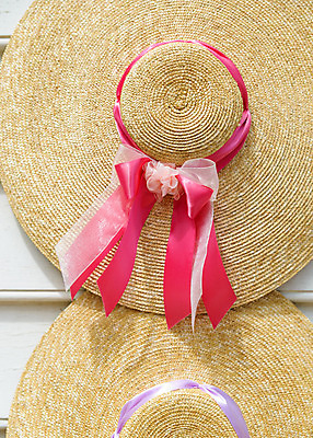 포토 JPG 해외이미지 디자인 옷 여자 꽃 리본 분홍색 백그라운드 패턴 휴가 사람없음 빨간색 태양 농장 갈색 머리 유행 봄 수확 시골 보호 오브젝트 질감 복고 밀짚 캡모자 스타일 해외202004 해외포토 자연요소 식물 모자_잡화 계절 컬러 컨셉 무늬 농업 사람 신체부위 짚 파일형식 이미지허브