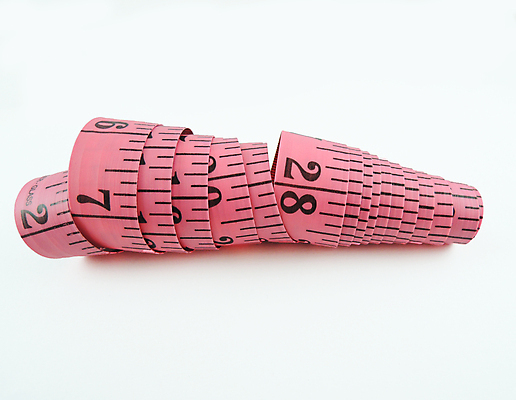 포토 JPG 해외이미지 디자인 분홍색 백그라운드 곡선 다이어트 거리 자 나선형 건강 사람없음 파란색 숫자 유행 검은색 소용돌이 흰색 기구 공구 업무 몸무게 바느질 자르기 날씬함 허리 측정 오브젝트 눈금 테이프 길이 계량기 재단 고립 인치 적자 줄서기 해외202004 해외포토 문자 선 컬러 무늬 모션 문구용품 신체부위 회오리 도구 작업 몸매 파일형식 이미지허브