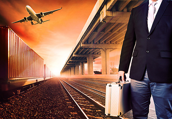 포토 JPG 해외이미지 직업 1 산업 도로 바다 상의 비즈니스 교통시설 항해 한명 물 항구 화물 계획 컨테이너 땅 서비스 컨설턴트 경영자 함선 투자 포트 물류 그만 대패 선로 투자자 프로젝트 해외202004 해외포토 자연요소 옷 길 교통 컨셉 배_교통 사람 운송업 전문직 시설 상담 리더 파일형식 이미지허브