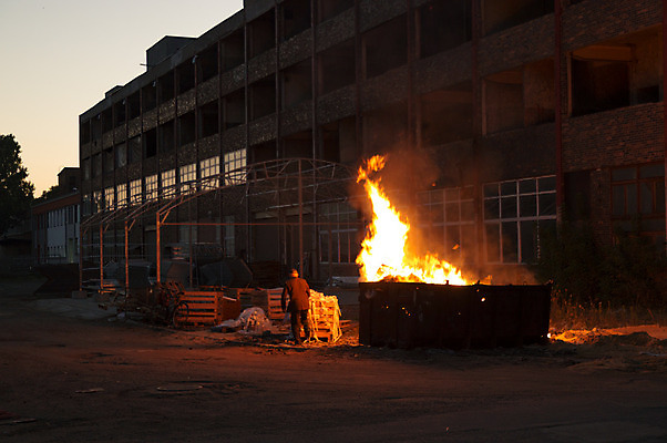 포토 JPG 해외이미지 산업 벽 백그라운드 건축양식 창문 공장 유리 불 벽돌 직장 사람없음 내부 건물 빛 금속 검은색 어둠 수확 도시 폐기물 위험 버리기 창고 복고 먼지 낭비 연소 구식 그런지 깨짐 방치 썩음 옛날 철강 파멸 해외202004 해외포토 자연요소 건축물 건축 컬러 컨셉 농업 회사 공업 모션 재질 쓰레기 파일형식 소멸 이미지허브