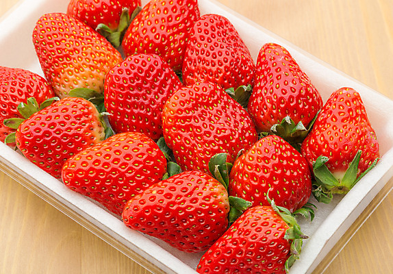 포토 JPG 해외이미지 열매 백그라운드 다이어트 과일 탁자 딸기 한국 건강 사람없음 목재 빨간색 일본 신선 닫기 달콤 유기농 질감 팩 패키지 내추럴 숙성 줄서기 해외202004 해외포토 나무 식물 웰빙 아시아 컬러 가구 재료 모션 화장품 맛 파일형식 이미지허브