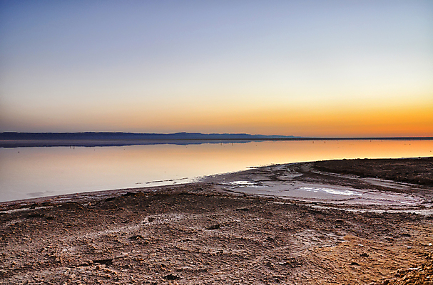 포토 JPG 해외이미지 구름 물결 바다 아프리카 자연 아침 산 건조 풍경 사람없음 야외 세로 관광지 햇빛 반사 일출 새벽 사막 황무지 고독 지중해 소금 육각형 멀리 사하라 명승지 튀니지 평야 수평선 해외202004 해외포토 주간 자연요소 도형 감정 나라 여행 태양 노을 생태계 파일형식 이미지허브