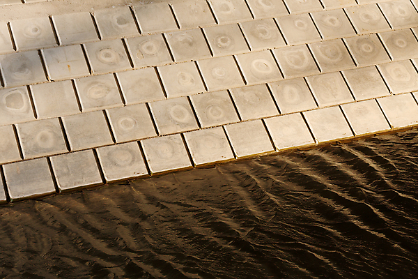 포토 JPG 해외이미지 벽 경사 사람없음 물 강 블록 흐름 도시 가장자리 묘사 그런지 채널 콘크리트 해외202004 해외포토 자연요소 컨셉 둘레 파일형식 이미지허브