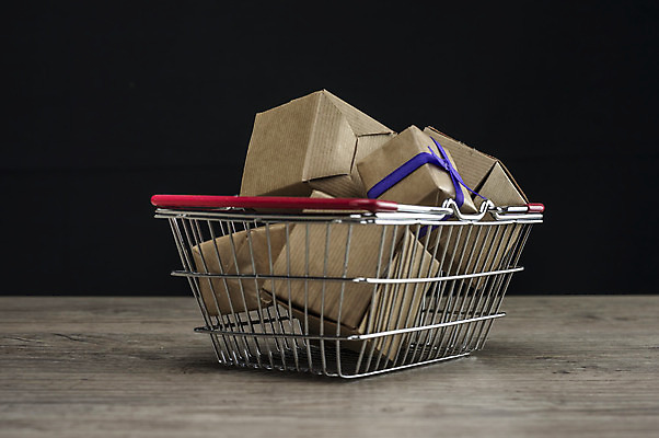 포토 JPG 해외이미지 행복 리본 종이 백그라운드 크리스마스 돈 비즈니스 휴가 아이디어 손바닥 선물 사람없음 장식 금융 쇼핑 상자 컬러풀 세일 상점 카트 미니어처 잡기 생일 메시지 시장 구매 가격 가득함 고객 주기 기회 상업 소매 전자상거래 계좌 고립 체크아웃 제의 비용 해외202004 해외포토 손 기념일 감정 컬러 컨셉 모션 경제 모형 재산 파일형식 이미지허브