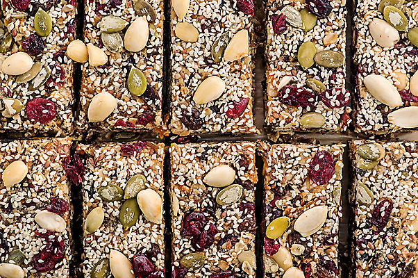 포토 JPG 해외이미지 열매 음식 조각 백그라운드 다이어트 과일 탁자 디저트 건조 건강 씨앗 사람없음 갈색 에너지 견과류 흰색 바 달콤 맛 아침식사 정상 낟알 시리얼 밀 먹기 유기농 아몬드 꿀 내추럴 건포도 단백질 뮤즐리 오트밀 크랜베리 핸드메이드 비건 귀리 해외202004 해외포토 식물 웰빙 컬러 가구 컨셉 모션 포도 곡류 식사 건과일 영양소 채식주의자 파일형식 이미지허브