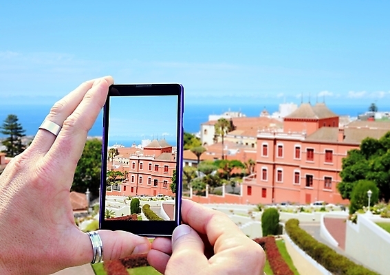 포토 JPG 해외이미지 라이프스타일 손 여행 백그라운드 자연 모바일 세포 사람 풍경 사람없음 야외 여름 스마트폰 핸드폰 여행객 카메라 디지털 스크린 정원 사진촬영 잡기 전화기 스마트 그림 해외202004 해외포토 계절 컨셉 모션 생활 신체부위 전자제품 스마트기기 촬영 생태계 파일형식 이미지허브