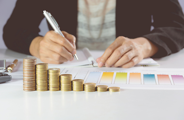 포토 JPG 해외이미지 직업 손 옷 여자 행복 컨셉 회사 비즈니스 사업가 그래프 서기 사람 동양인 사람없음 금융 상점 디지털 자료 정보 업무 비즈니스우먼 계획 종업원 스마트 분석 보고서 소매 해결 주인 변호사 혁명 경영 더블 마케팅 회계사 해외202004 해외포토 감정 모션 인종 신체부위 경제 작업 직장인 파일형식 이미지허브