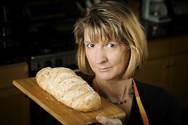 포토 JPG 해외이미지 손 여자 음식 빵 주택 요리 한명 성인 세로 금발 주방 앞치마 빵집 굽기 밀가루 제빵사 해외202004 해외포토 직업 1 헤어스타일 사람 건물 신체부위 상점 가루 구이 파일형식 이미지허브