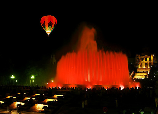 포토 JPG 해외이미지 유럽 여행 포옹 휴가 사람 사람없음 물 빛 컬러풀 놀람 춤 뜨거움 스페인 야간 폭발 폭발물 분수 쇼 문학 분무기 제트기 풍선 마법 바르셀로나 스페인어 해외202004 해외포토 자연요소 감정 나라 무기 컬러 안기 문화예술 비행기 표정 파일형식 이미지허브