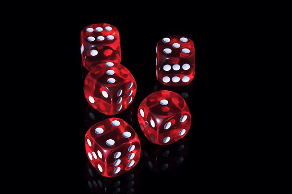 포토 JPG 해외이미지 1 백그라운드 돈 2 놀이 3 그림자 사람없음 빨간색 빛 검은색 어둠 게임 우승 투명 4 행운 던지기 재산 도박 위험 6 큐브 오브젝트 카지노 주사위 기회 롤 5 포커 고립 라스베가스 적자 해외202004 해외포토 컬러 컨셉 모션 금융 숫자 최고 트럼프 파일형식 이미지허브