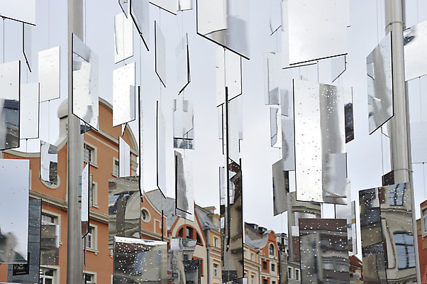 포토 JPG 해외이미지 모양 조각 백그라운드 컨셉 창문 유리 벽지 추상 프레임 사람없음 야외 빛 반사 거울 균열 질감 날카로움 해외202004 해외포토 무늬 모션 재질 파일형식 이미지허브