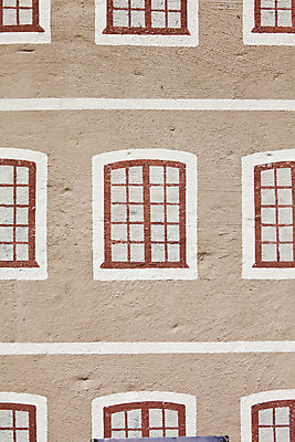 포토 JPG 해외이미지 벽 백그라운드 컨셉 건축양식 창문 거리 아이디어 돌담 사람없음 건물 빨간색 세로 컬러풀 흰색 도시 9 시티라이프 그런지 카피스페이스 해외202004 해외포토 라이프스타일 건축물 건축 컬러 담장 숫자 공백 돌_바위 파일형식 이미지허브