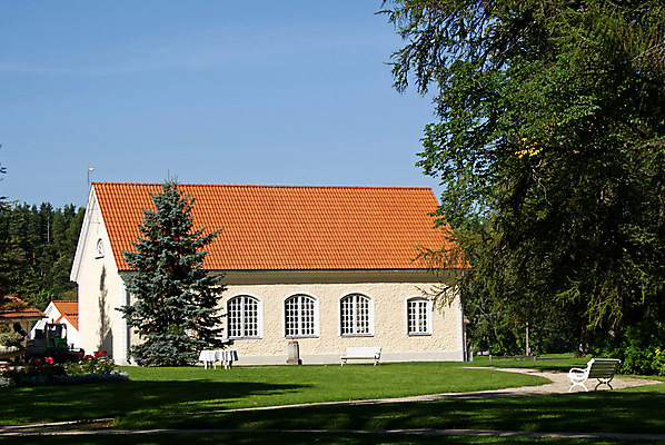 포토 JPG 해외이미지 나무 건축양식 하늘 지붕 주택 사람없음 건물 초록색 파란색 정원 시골 역사 재산 고급 빌라 맨션 복고 옛날 해외202004 해외포토 식물 건축물 건축 컬러 컨셉 금융 파일형식 이미지허브