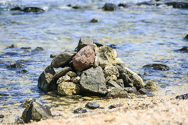 포토 JPG 해외이미지 유럽 모래 파도 바다 여행 백그라운드 자연 하늘 표면 산 풍경 사람없음 야외 물 여름 노란색 이탈리아 회색 조약돌 바위 도시 만 서핑 그룹 매끈함 망토 흐림 내추럴 해외202004 해외포토 자연요소 계절 나라 컬러 날씨 돌_바위 수상스포츠 감각 생태계 파일형식 이미지허브
