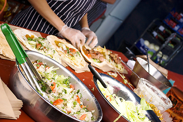 포토 JPG 해외이미지 전통 접시 음식 빵 조각 토마토 채소 양파 멕시코 샌드위치 건강 육류 돼지고기 옥수수 요리 사람없음 빨간색 초록색 컬러풀 식사 저녁식사 치킨 샐러드 소고기 덮개 신선 뜨거움 시장 그릴 상추 속도 준비 매움 슬라이스 후추 칠면조 타코 점심식사 케밥 피타 해외202004 해외포토 식기 컬러 북아메리카 식재료 조류 주방용품 곡류 뚜껑 맛 향신료 닭고기요리 파일형식 이미지허브