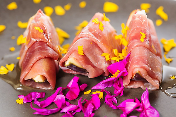 포토 JPG 해외이미지 전통 라이프스타일 접시 음식 빵 조각 다이어트 과일 재료 치즈 샌드위치 건강 육류 돼지고기 사람없음 빨간색 노란색 저녁식사 이탈리아 샐러드 소고기 흰색 시골 신선 파마 우아함 달콤 아침식사 자르기 먹기 카나페 크림 유기농 햄 무화과 내추럴 점심식사 고립 모짜렐라치즈 치유 해외202004 해외포토 헤어스타일 식기 웰빙 유럽 컬러 컨셉 식재료 모션 유제품 서양음식 생활 식사 맛 파일형식 이미지허브