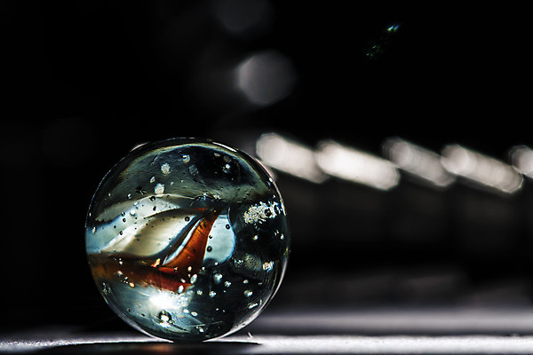 포토 JPG 해외이미지 길 어린이 백그라운드 오렌지 공 유리 놀이 추상 휴식 사람없음 장식 빨간색 초록색 파란색 빛 컬러풀 장난감 반사 힘 활발 게임 원형 투명 당기기 작음 크리스탈 자르기 심볼 오브젝트 대리석 해외202004 해외포토 도형 컬러 컨셉 무늬 과일 재료 모션 재질 사람 크기 광석 파일형식 이미지허브