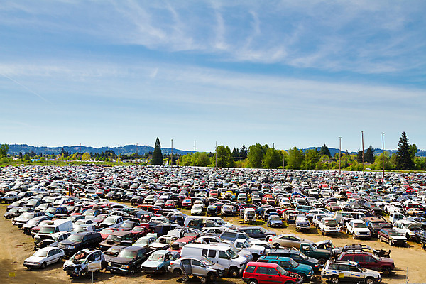 포토 JPG 해외이미지 산업 교통수단 교통시설 자동차 사람없음 트럭 폐기물 충돌 사건 만취 짐차 한조각 고물상 깨짐 자동 해외202004 해외포토 1 육상교통 교통 컨셉 쓰레기 시설 술취함 파일형식 이미지허브
