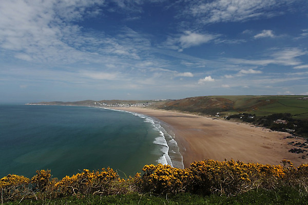 포토 JPG 해외이미지 영어 모래 바다 여행 자연 하늘 휴가 영국 잉글랜드 풍경 사람없음 야외 물 여름 해외202004 해외포토 자연요소 문자 계절 유럽 생태계 파일형식 이미지허브