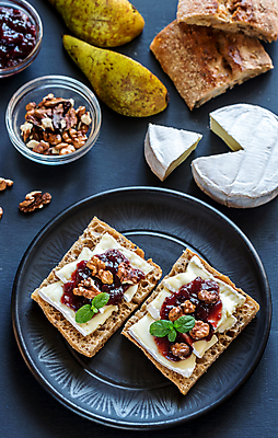 포토 JPG 해외이미지 전통 접시 열매 음식 빵 잎 과일 유리 탁자 치즈 샌드위치 건강 사람없음 빨간색 컬러풀 머리 검은색 견과류 시골 신선 체리 아침식사 애피타이저 정상 티스푼 잼 자르기 민트 산딸기 호두 토스트 부드러움 꿀 블랙베리 프랑스어 곰팡이 마멀레이드 브루스케타 해외202004 해외포토 식물 문자 식기 컬러 가구 모션 재질 유제품 신체부위 숟가락 식사 감각 소스_음식 허브 파일형식 이미지허브