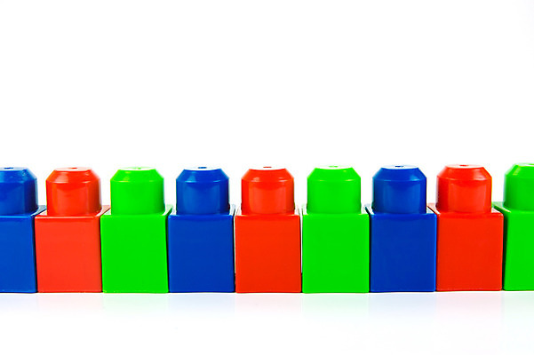 포토 JPG 해외이미지 어린이 백그라운드 놀이 사람없음 건물 장난감 블록 흰색 작음 큼 레고 고립 해외202004 해외포토 건축물 컬러 사람 크기 파일형식 이미지허브