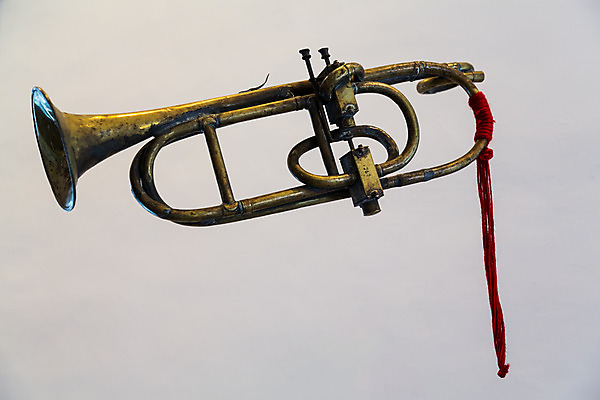 포토 JPG 해외이미지 음악 백그라운드 2 곡선 바람 뿔 사람없음 소리 손상 수확 골동품 흰색 기구 역사 오브젝트 복고 군용 트럼펫 육군 튜브 양모 고립 놋쇠 마우스피스 뮤지컬 옛날 해외202004 해외포토 자연요소 선 컬러 컨셉 농업 날씨 문화예술 군대 직물 금관악기 파일형식 이미지허브