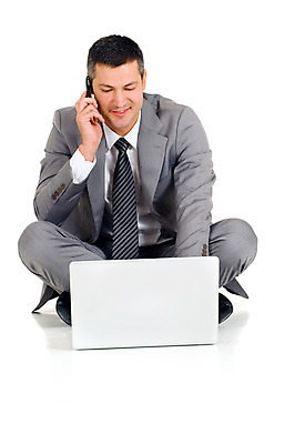 포토 JPG 해외이미지 백인 직업 1 남자 행복 컨셉 인터넷 비즈니스 사업가 통신 성공 모바일 실내 한명 정장 성인 노트북 컴퓨터 사무실 공책 웹 신선 비즈니스맨 자신감 연결 무선전화기 스마트 흰배경 경영자 경영 고립 정중 해외202004 해외포토 서양인 옷 감정 백그라운드 문구용품 사람 내부 전자제품 흰색 직장인 전화기 리더 파일형식 이미지허브