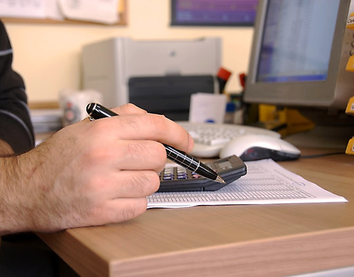 포토 JPG 해외이미지 직업 손 돈 비즈니스 손가락 버튼 성공 사람없음 책 금융 컴퓨터 사무실 숫자 펜 갈색 검은색 공책 계산기 엄지손가락 정보 흰색 공구 키보드 우승 업무 작업 오픈 퍼센트 은색 손톱 책상 속도 바쁨 쇼 페이지 공지사항 회계 계좌 관심 위기 해외202004 해외포토 문자 컬러 가구 컨셉 문구용품 신체부위 경제 전자제품 필기구 장비 도구 최고 특수기호 재산 파일형식 이미지허브