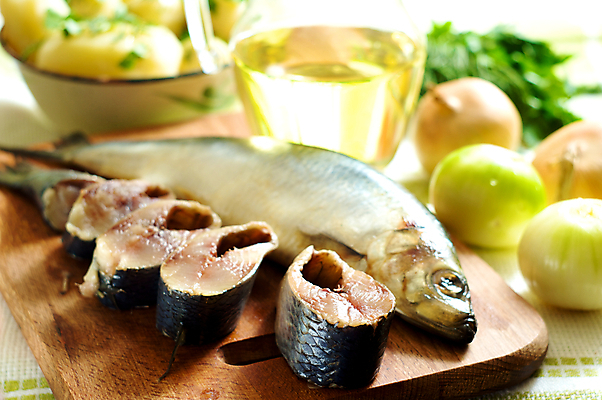 포토 JPG 해외이미지 접시 음식 재료 유리 양파 해바라기 파슬리 어류 요리 사람없음 목재 상품 먹기 올리브 소금 청어 해외202004 해외포토 나무 식기 열매 꽃 채소 모션 재질 수중동물 파일형식 이미지허브