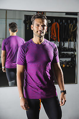 포토 JPG 해외이미지 웰빙 옷 남자 실내 건강 한명 사람 성인 운동 힘 헬스장 체육관 돌봄 바디케어 해외202004 해외포토 1 모션 내부 헬스 파일형식 이미지허브