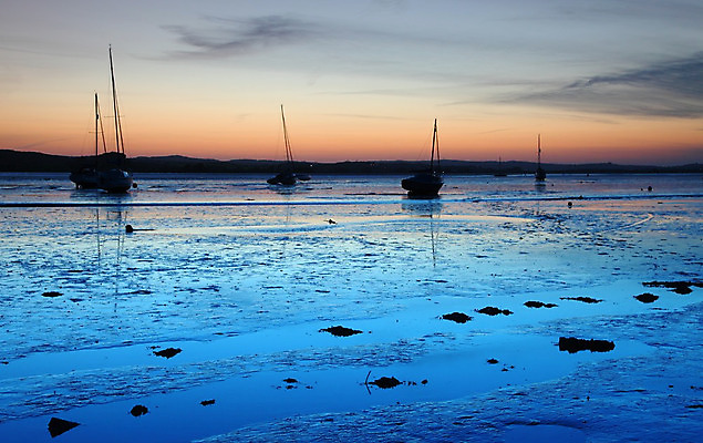 포토 JPG 해외이미지 구름 모래 바다 자연 조류 하늘 아침 낚시 날씨 영국 잉글랜드 풍경 사람없음 야외 물 여름 파란색 햇빛 태양 반사 일출 황혼 일몰 새벽 바위 보트 저녁 수평선 해외202004 해외포토 주간 자연요소 동물 계절 유럽 컬러 배_교통 레저 노을 돌_바위 야간 생태계 파일형식 이미지허브
