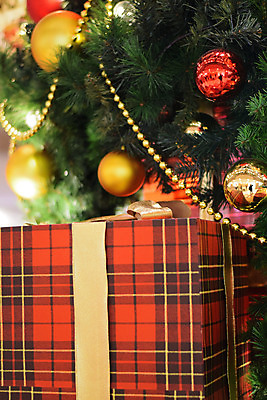 포토 JPG 해외이미지 디자인 리본 백그라운드 크리스마스 패턴 휴가 미술 사람없음 장식 빨간색 세로 초록색 선물상자 컬러풀 노란색 축제 축하 12월 질감 1월 엘리먼트 해외202004 해외포토 기념일 컬러 컨셉 무늬 문화예술 선물 상자 날짜 파일형식 이미지허브