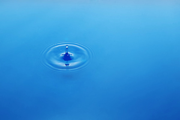 포토 JPG 해외이미지 호수 물결 파도 바다 백그라운드 자연 표면 사람없음 물 파란색 강 환경 물방울 신선 투명 액체 떨어짐 빗방울 에코 내추럴 생태학 해외202004 해외포토 자연요소 교육 컬러 컨셉 비_날씨 생태계 파일형식 이미지허브