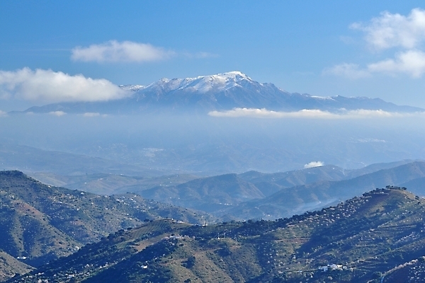 포토 JPG 해외이미지 유럽 건축양식 자연 아침 지붕 산 주택 파노라마 풍경 경사 사람없음 건물 여름 태양 계곡 맑음 새벽 스페인 정상 언덕 속도 남쪽 스페인어 안달루시아 산맥 해외202004 해외포토 주간 자연요소 건축물 계절 건축 나라 날씨 촬영기법 방향 생태계 파일형식 이미지허브