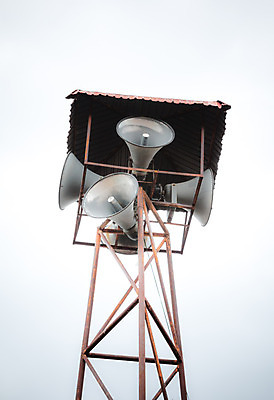 포토 JPG 해외이미지 백그라운드 통신 하늘 새로움 거리 말하기 경고 사람없음 야외 파란색 탑 확성기 힘 소리 장비 정보 수확 기둥 쌍 발표 역 볼륨 다발 알림 부식 오디오 방송 철사 시스템 봉 시끄러움 일반 목소리 경보 블러 옛날 많음 해외202004 해외포토 건축물 건축 컬러 컨셉 농업 교통시설 모션 전자제품 파일형식 이미지허브