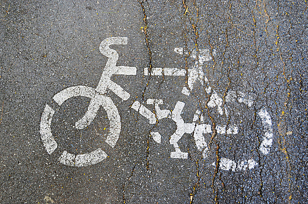 포토 JPG 해외이미지 아이콘 도로 길 선 교통시설 모션 거리 사람없음 야외 빛 자전거 페인트 도시 소프트포커스 오솔길 아스팔트 심볼 사인 생태계 순환 루트 방법 블러 선로 해외202004 해외포토 교통 촬영기법 바이크 시설 파일형식 이미지허브