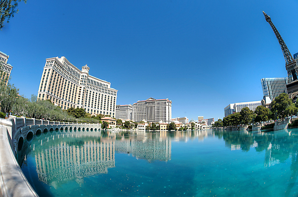 포토 JPG 해외이미지 하늘 호텔 사람없음 건물 물 반사 탑 도심 어안 해외202004 해외포토 자연요소 건축물 숙소 도시 파일형식 이미지허브