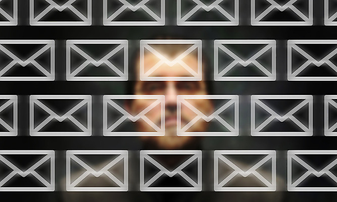 포토 JPG 해외이미지 한명 메시지 이메일 심볼 전자 감시 사생활 스파이 지능 해외202004 해외포토 1 사람 파일형식 이미지허브