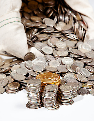 포토 JPG 해외이미지 돈 가방 사람없음 금융 쌓기 달러 금속 동전 저축 수확 흰색 직물 재산 황금 은색 냄비 가격 은퇴 소중 순수 투자 독수리 자루 쏟아짐 파운드 보물 금괴 고립 센트 옛날 원자재 잭팟 많음 해외202004 해외포토 잡화 컬러 컨셉 농업 비즈니스 모션 재질 조류 경제 솥 파일형식 이미지허브